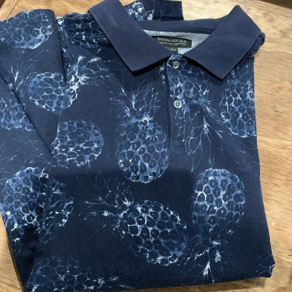 Banana Republic SS Polo 1/4 Button Performance Pique Collar Blue Pineappl Mens L